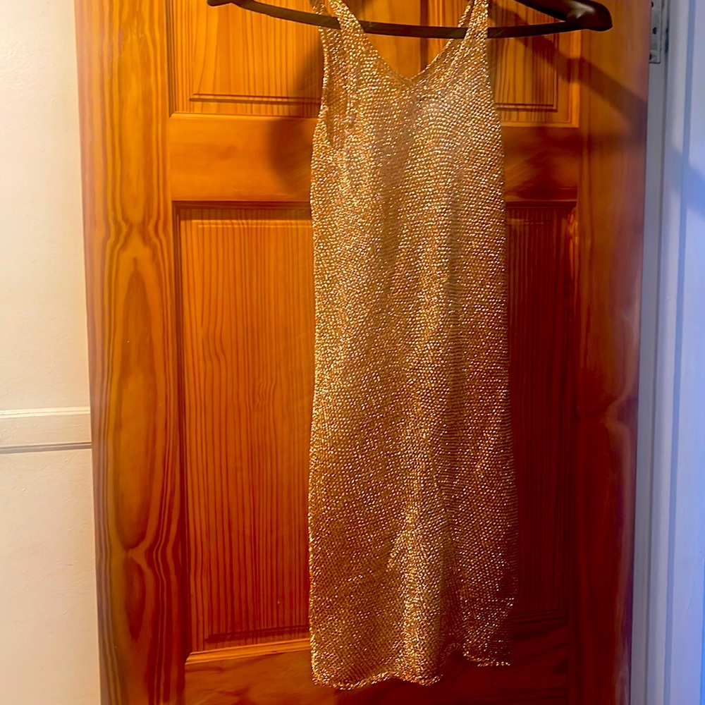 Sleeveless tank top, gold mesh, beautiful dress